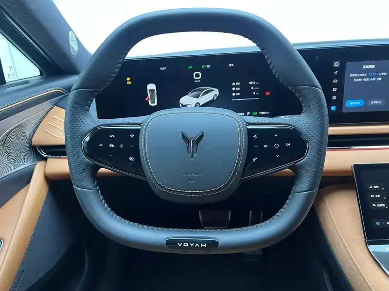 Voyah Chase PHEV 2024 Long Range AWD Flagship Edition — миниатюра 21