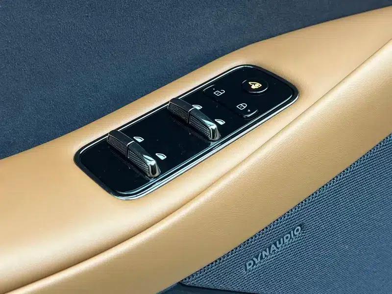 Voyah Chase PHEV 2024 Long Range AWD Flagship Edition — миниатюра 27