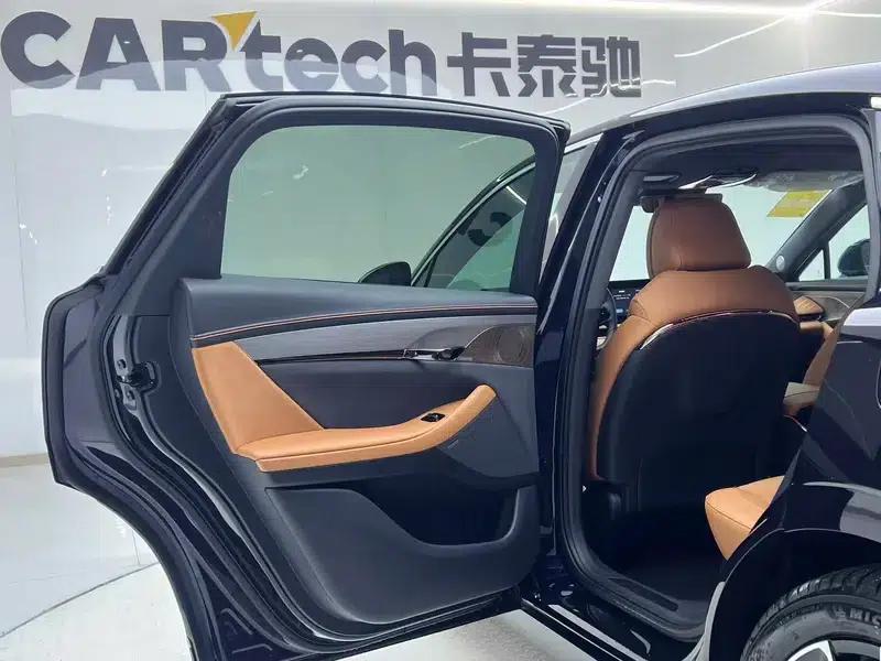 Voyah Chase PHEV 2024 Long Range AWD Flagship Edition — миниатюра 28
