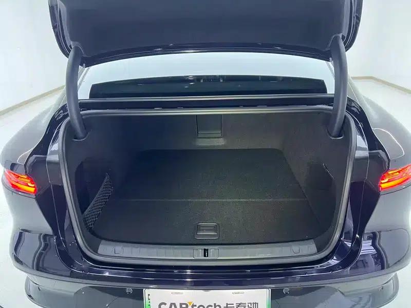 Voyah Chase PHEV 2024 Long Range AWD Flagship Edition — миниатюра 29