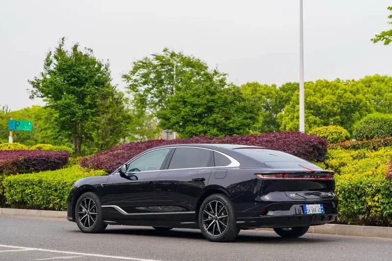 Voyah Chase PHEV 2024 Extended Range AWD Executive Edition — миниатюра 5