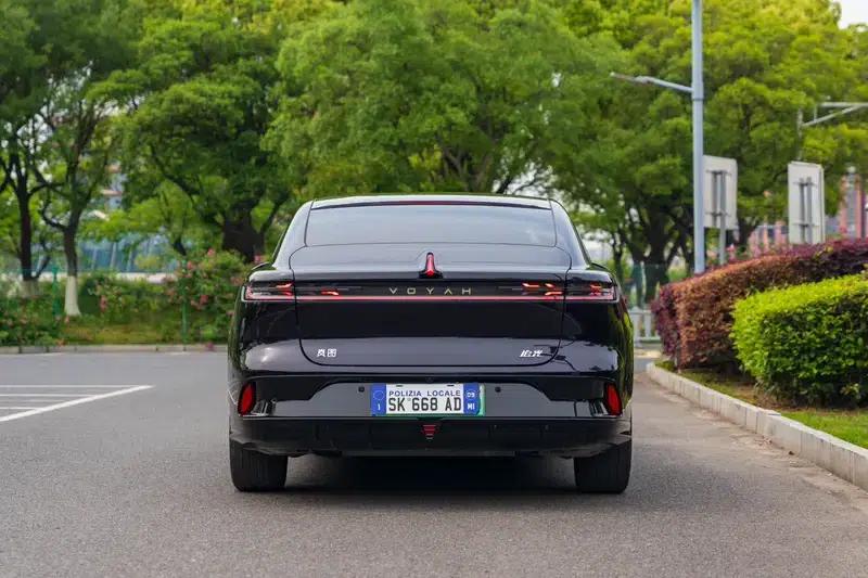 Voyah Chase PHEV 2024 Extended Range AWD Executive Edition — миниатюра 6