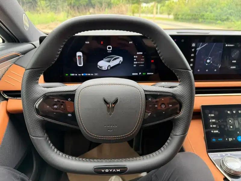 Voyah Chase PHEV 2024 Long Range AWD Flagship Edition — миниатюра 13