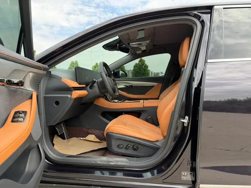Voyah Chase PHEV 2024 Long Range AWD Flagship Edition — миниатюра 14