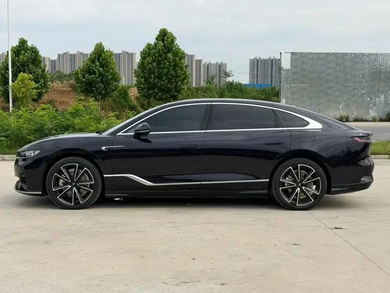 Voyah Chase PHEV 2024 Long Range AWD Flagship Edition — миниатюра 4