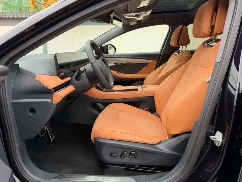 Voyah Chase PHEV 2024 Long Range AWD Flagship Edition — миниатюра 14