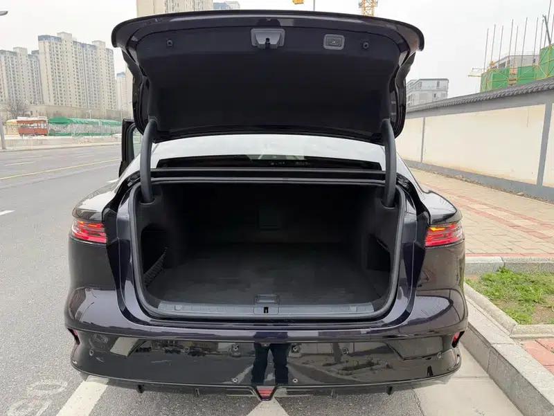 Voyah Chase PHEV 2024 Long Range AWD Flagship Edition — миниатюра 17