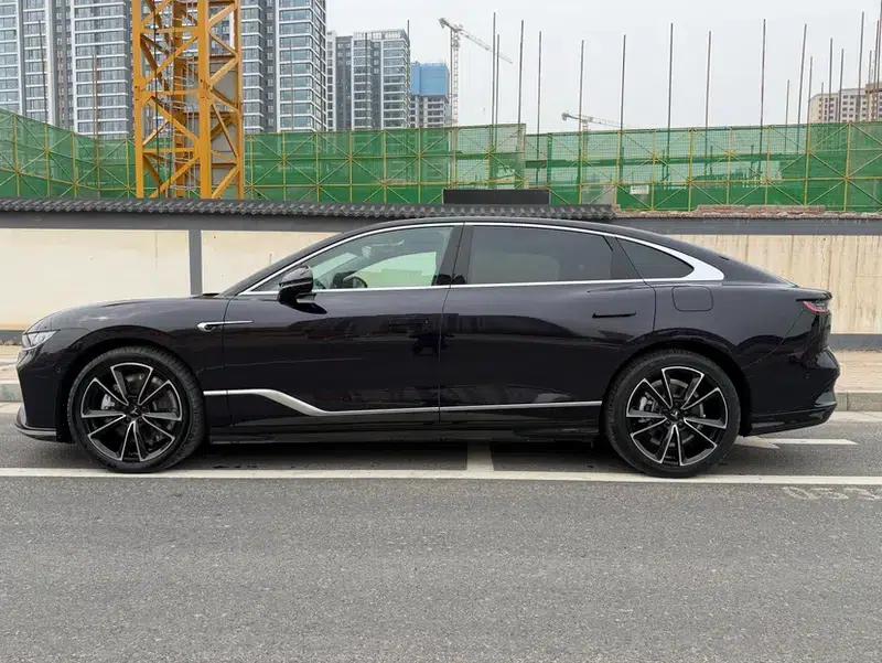 Voyah Chase PHEV 2024 Long Range AWD Flagship Edition — миниатюра 3