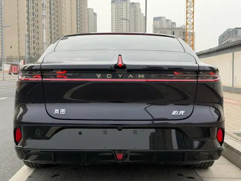 Voyah Chase PHEV 2024 Long Range AWD Flagship Edition — миниатюра 5