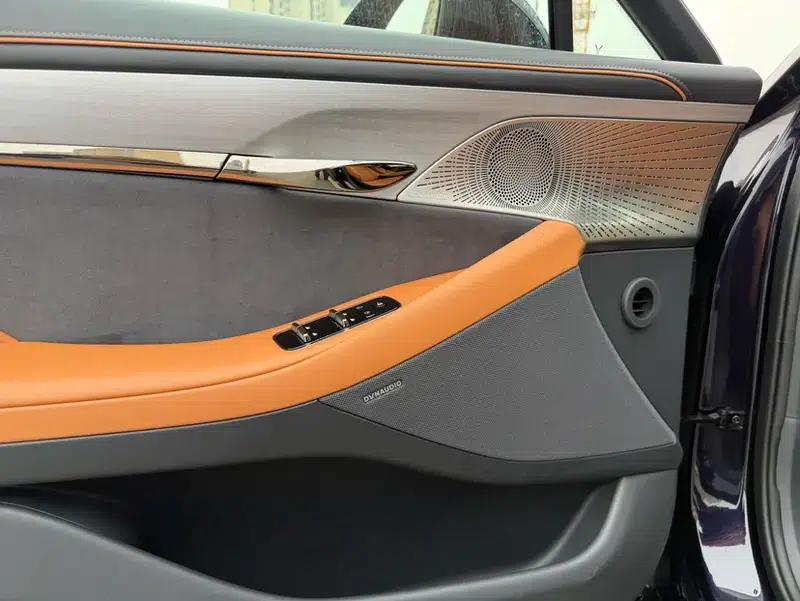 Voyah Chase PHEV 2024 Long Range AWD Flagship Edition — миниатюра 9