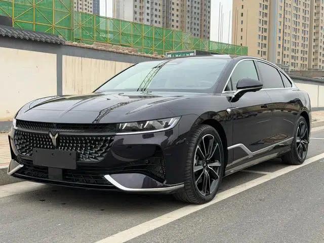 Voyah Chase PHEV 2024 Long Range AWD Flagship Edition