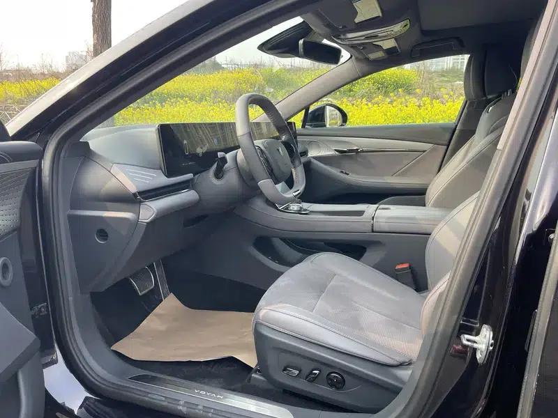 Voyah Chase PHEV 2024 Long Range AWD Flagship Edition — миниатюра 16