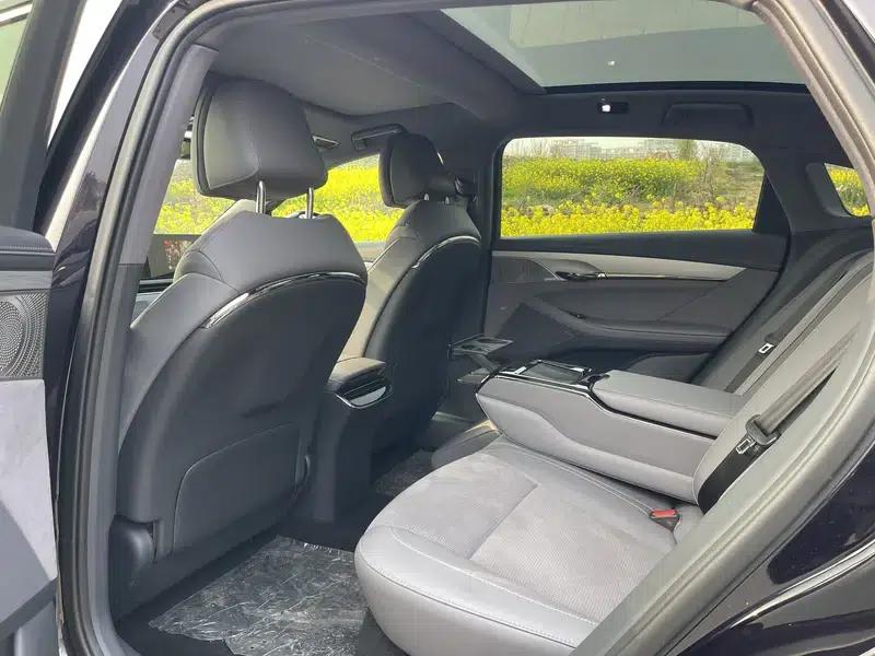Voyah Chase PHEV 2024 Long Range AWD Flagship Edition — миниатюра 17