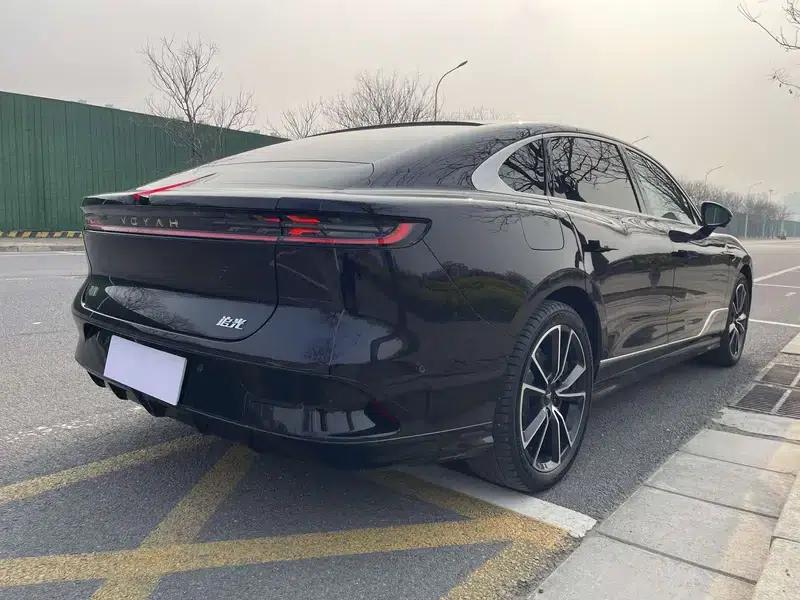 Voyah Chase PHEV 2024 Long Range AWD Flagship Edition — миниатюра 7