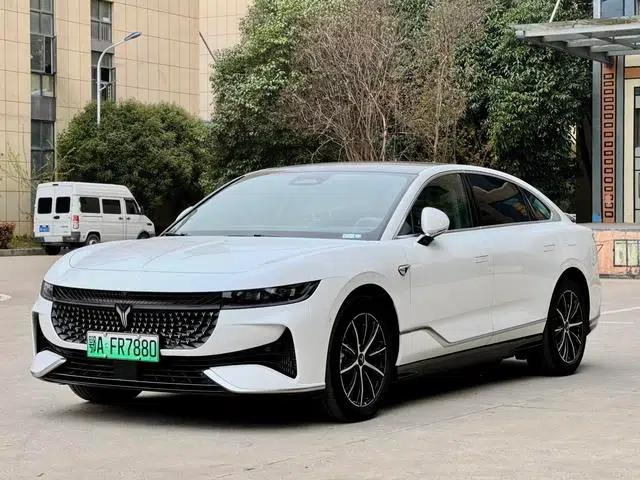 Voyah Chase PHEV 2024 Extended Range AWD Executive Edition