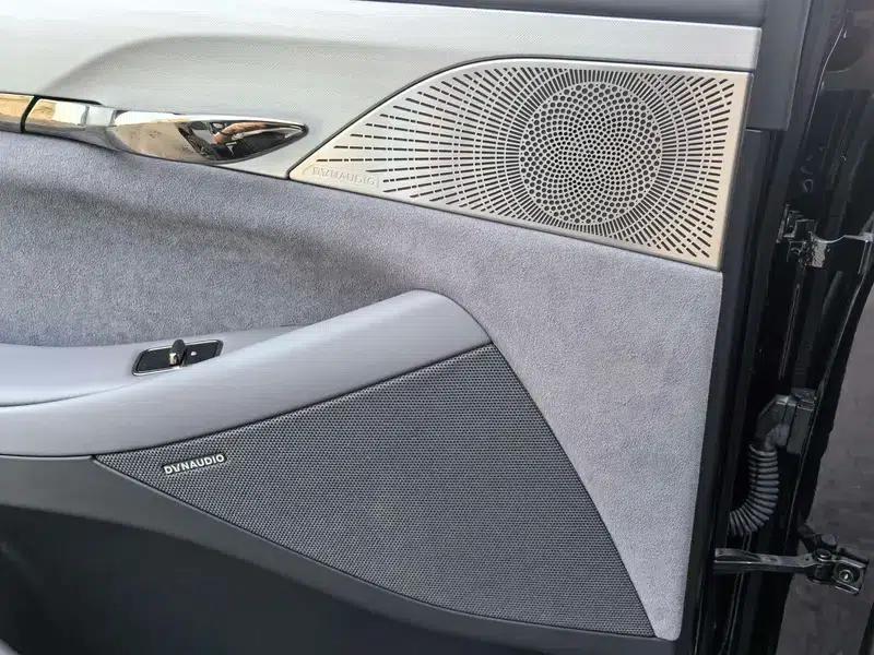 Voyah Chase PHEV 2024 Long Range AWD Flagship Edition — миниатюра 11