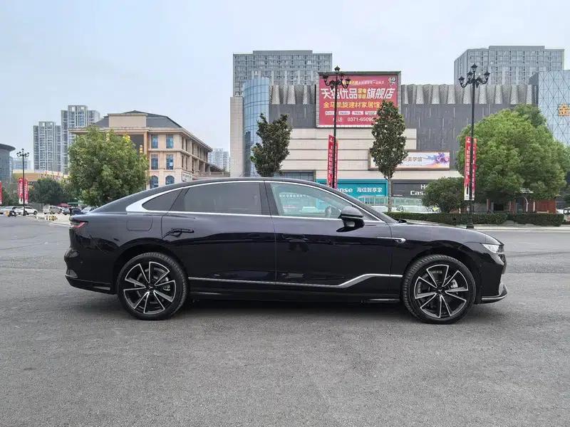 Voyah Chase PHEV 2024 Long Range AWD Flagship Edition — миниатюра 6