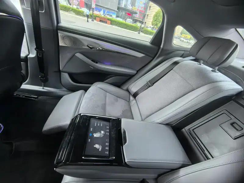 Voyah Chase PHEV 2024 Long Range AWD Flagship Edition — миниатюра 7