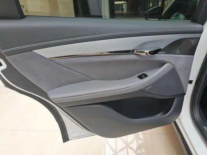Voyah Chase PHEV 2024 Long Range AWD Flagship Edition — миниатюра 15
