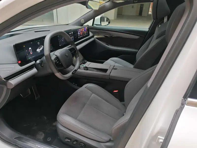 Voyah Chase PHEV 2024 Long Range AWD Flagship Edition — миниатюра 18