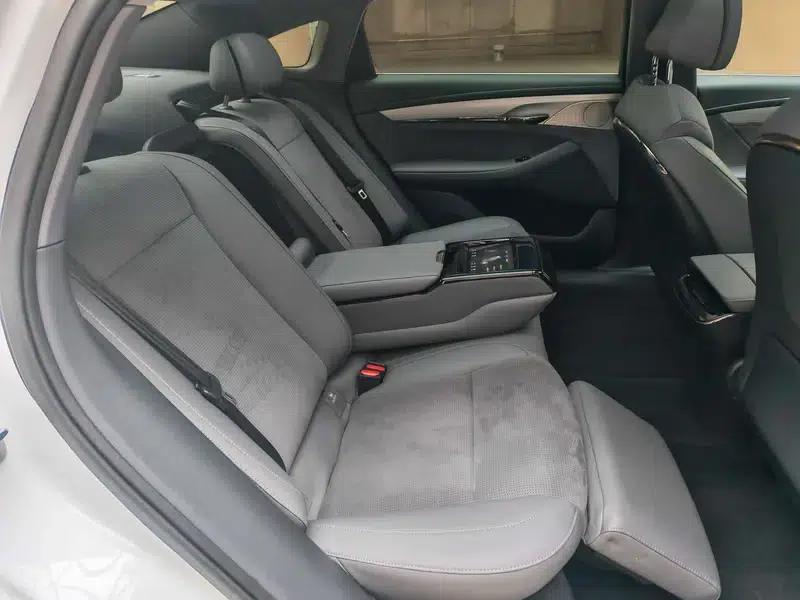 Voyah Chase PHEV 2024 Long Range AWD Flagship Edition — миниатюра 19