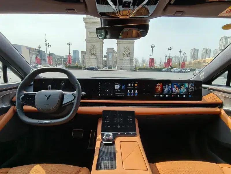 Voyah Chase PHEV 2024 Long Range AWD Flagship Edition — миниатюра 12