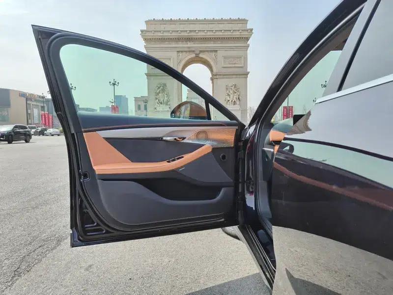 Voyah Chase PHEV 2024 Long Range AWD Flagship Edition — миниатюра 16