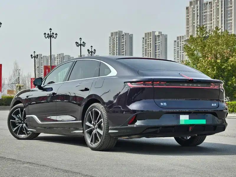 Voyah Chase PHEV 2024 Long Range AWD Flagship Edition — миниатюра 5