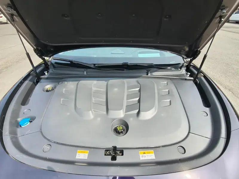 Voyah Chase PHEV 2024 Long Range AWD Flagship Edition — миниатюра 8