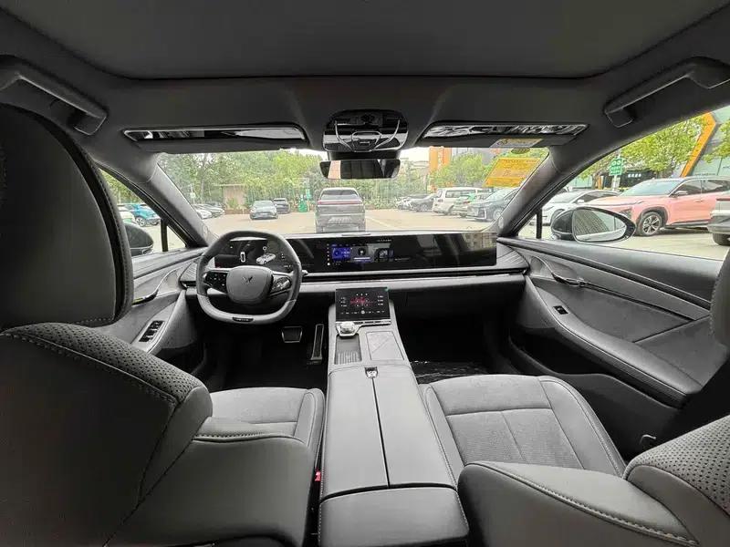 Voyah Chase PHEV 2024 Long Range AWD Flagship Edition — миниатюра 6