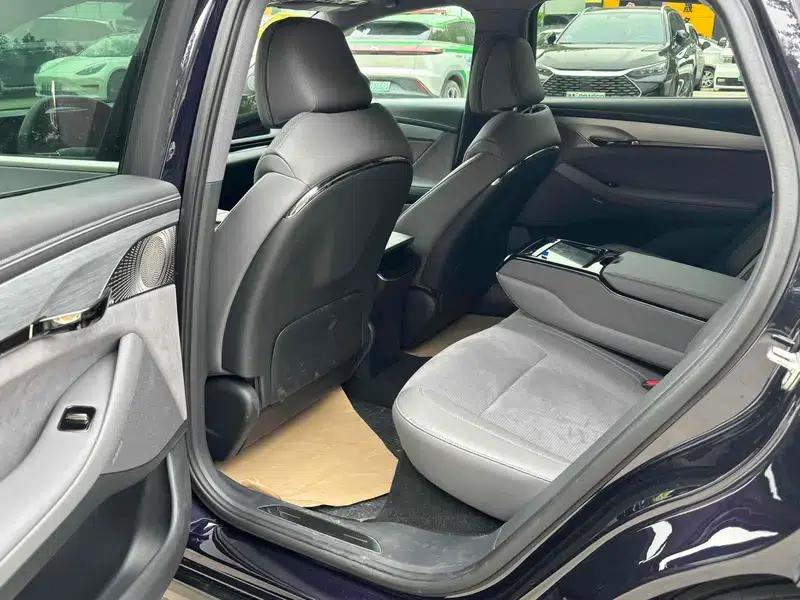 Voyah Chase PHEV 2024 Long Range AWD Flagship Edition — миниатюра 8