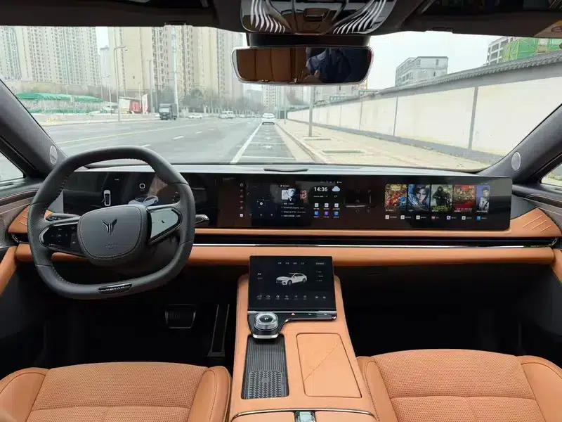 Voyah Chase PHEV 2024 Long Range AWD Flagship Edition — миниатюра 11