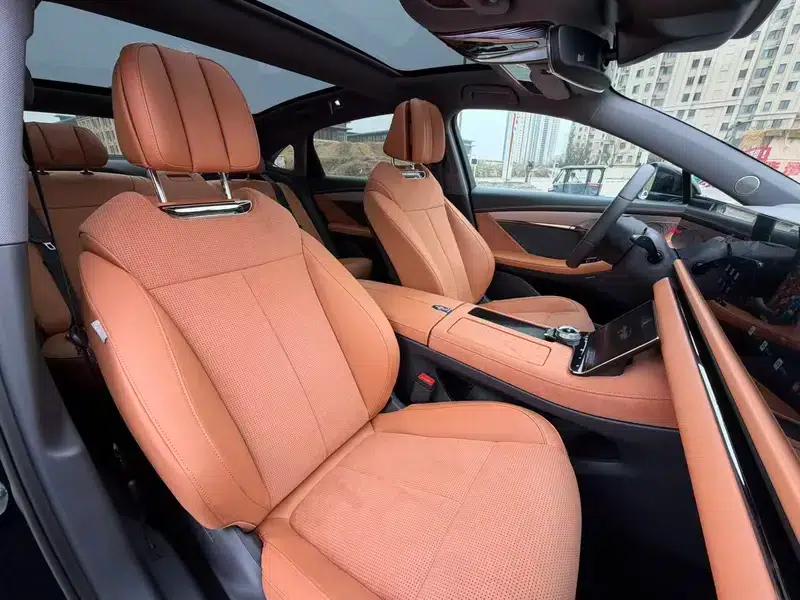 Voyah Chase PHEV 2024 Long Range AWD Flagship Edition — миниатюра 16