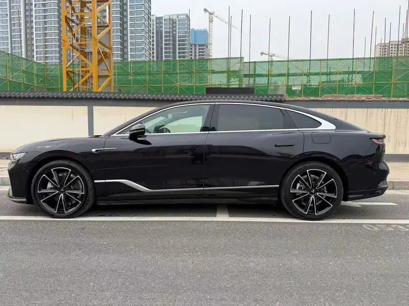 Voyah Chase PHEV 2024 Long Range AWD Flagship Edition — миниатюра 3