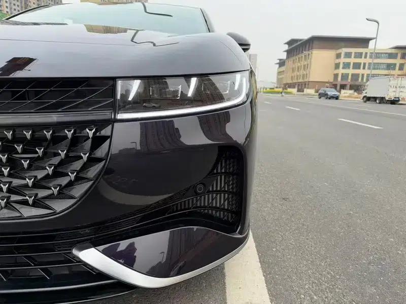 Voyah Chase PHEV 2024 Long Range AWD Flagship Edition — миниатюра 6