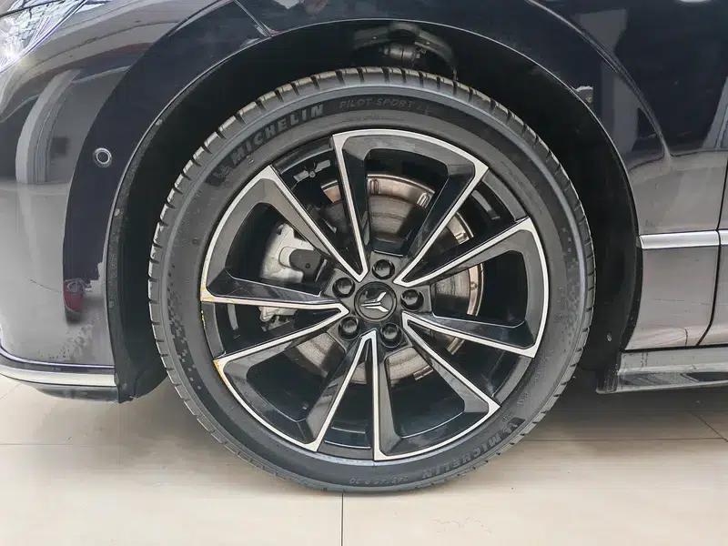 Voyah Chase PHEV 2024 Long Range AWD Flagship Edition — миниатюра 8