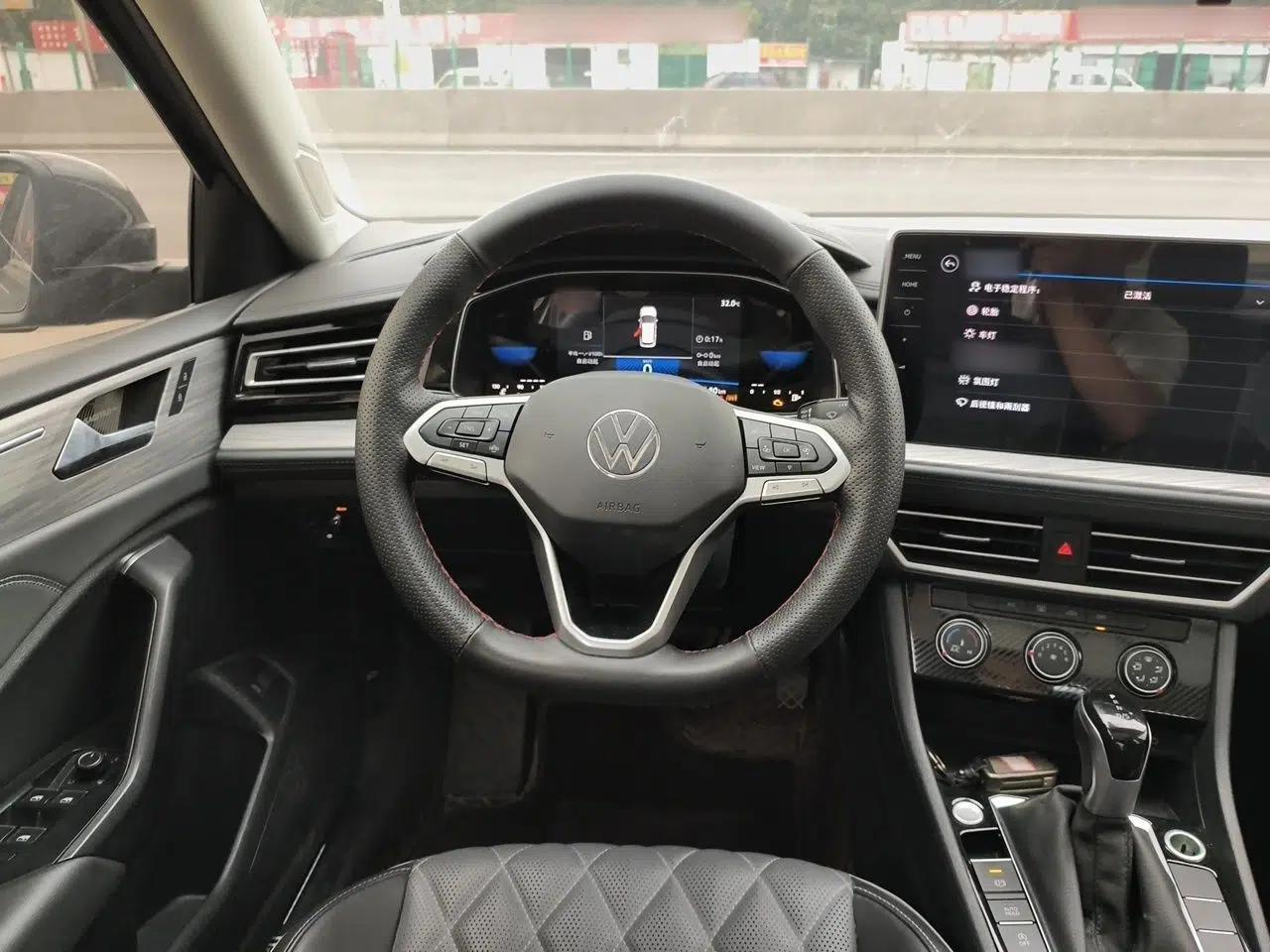 Volkswagen Sagitar 2023 300TSI DSG Excellence Edition — миниатюра 10