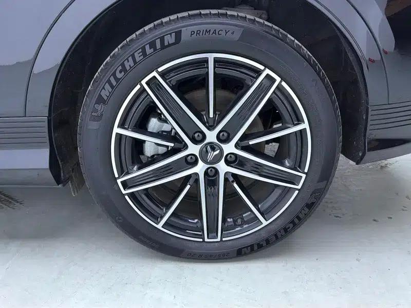 Voyah 2025 Four-Wheel Drive Qiankun Edition — миниатюра 9