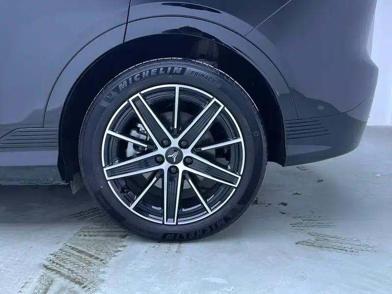 Voyah 2025 Four-Wheel Drive Qiankun Edition — миниатюра 9