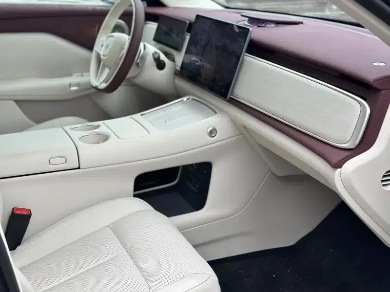 Voyah 2025 Four-Wheel Drive Qiankun Edition — миниатюра 5
