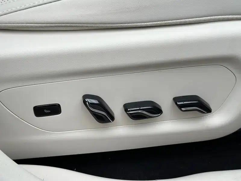 Voyah 2025 Four-Wheel Drive Qiankun Edition — миниатюра 10