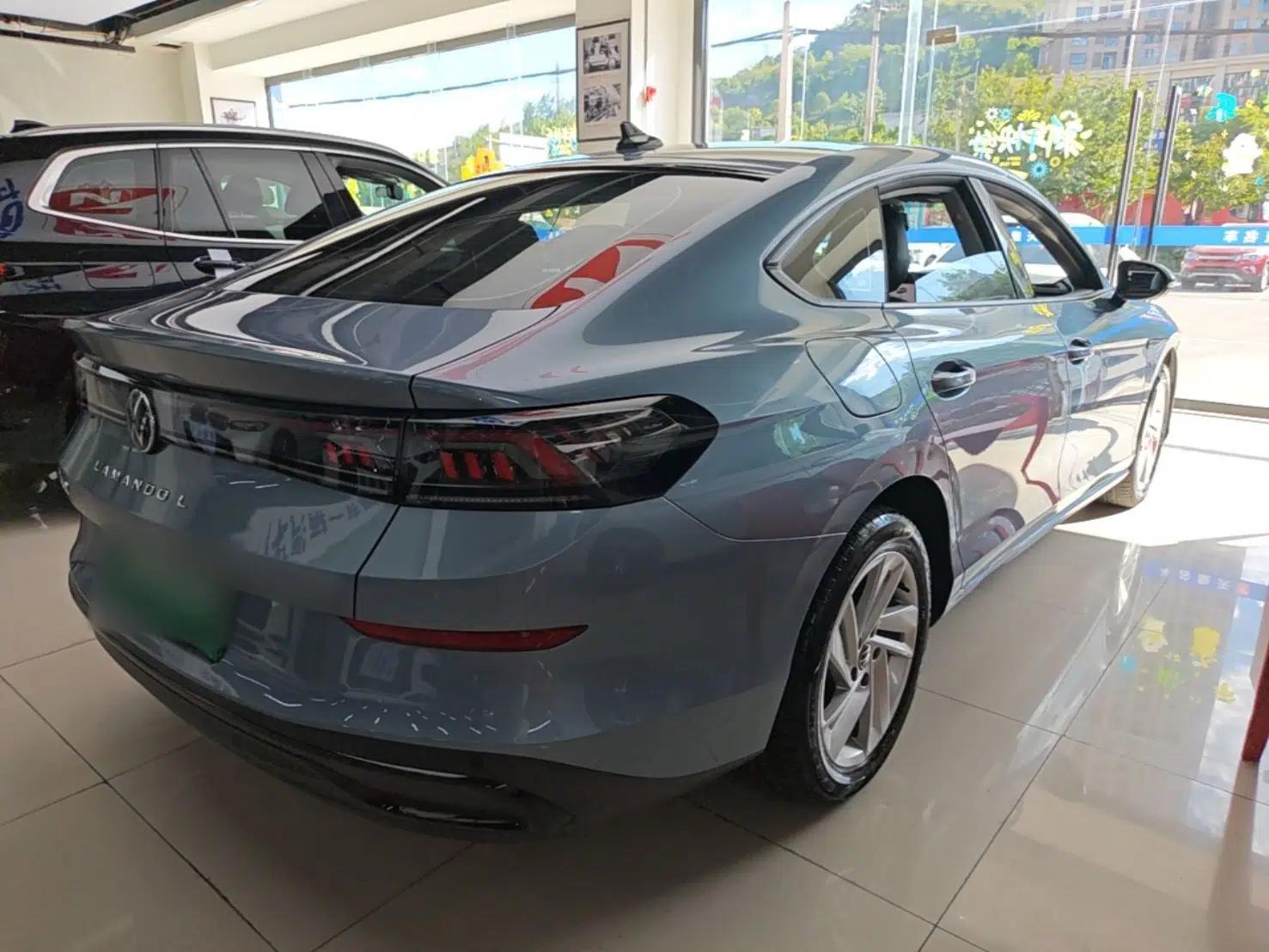 Volkswagen Lamando 2022 Lavida L 280TSI DSG Hot Edition — миниатюра 6