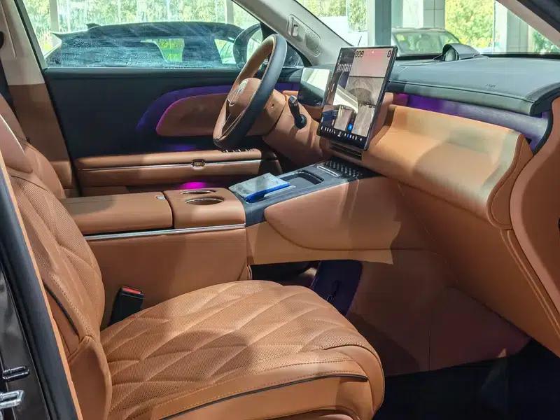 Voyah Taishan PHEV 2026 Max+ Edition — миниатюра 12