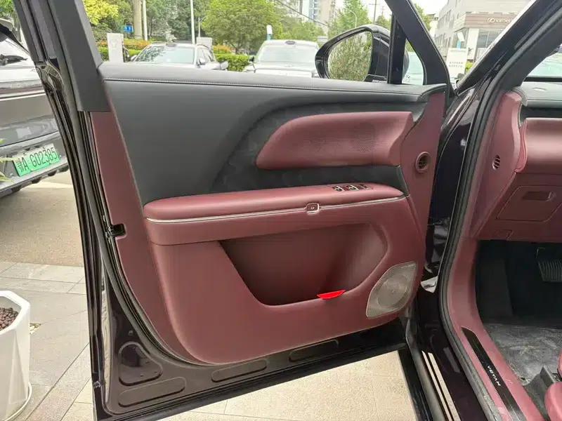 Voyah Taishan 2026 Max+ Edition — миниатюра 8