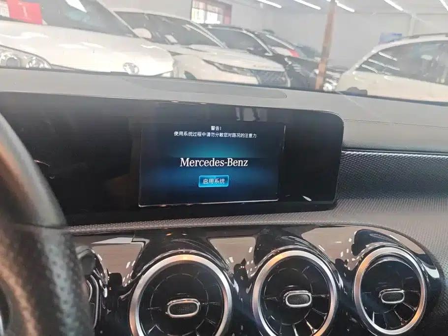 2020 Mercedes-Benz A-Class A 180 L Sport Sedan — миниатюра 13