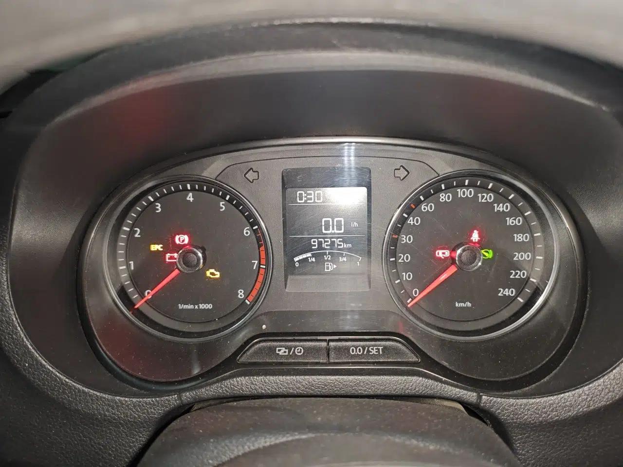 Volkswagen Polo 2014 1.4L Automatic Comfort Edition — миниатюра 11