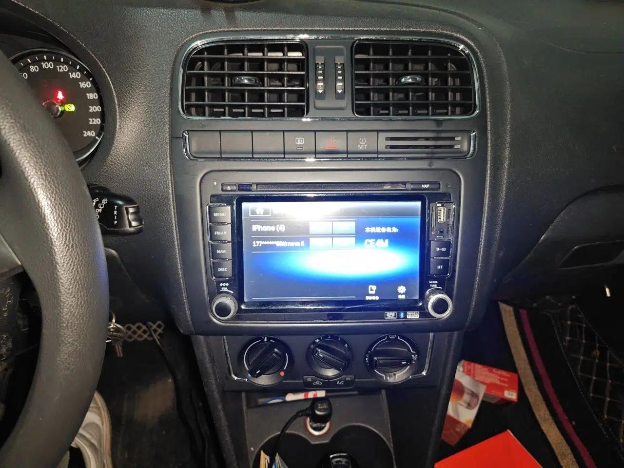 Volkswagen Polo 2014 1.4L Automatic Comfort Edition — миниатюра 13