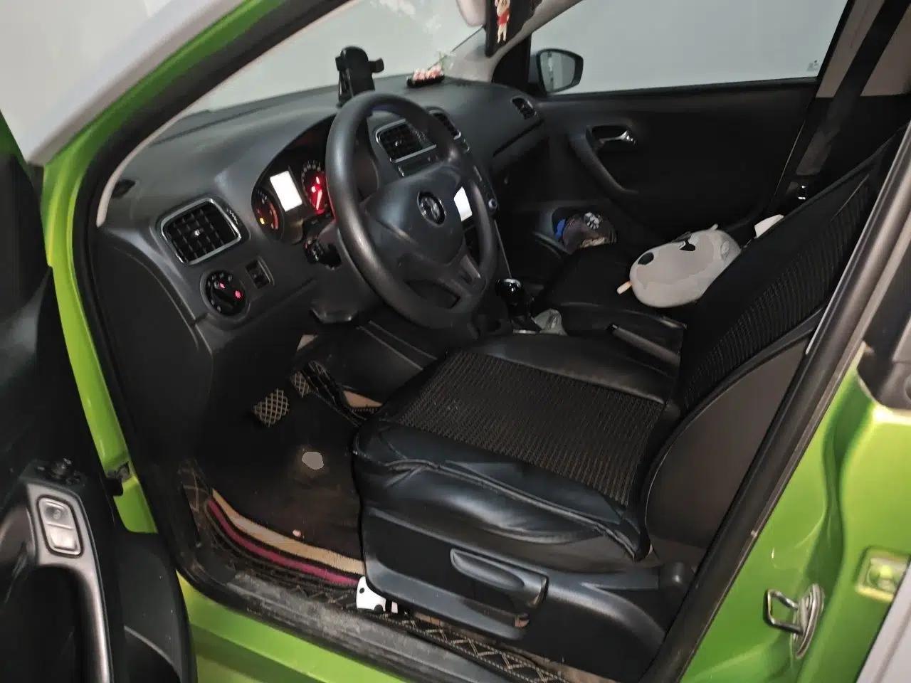 Volkswagen Polo 2014 1.4L Automatic Comfort Edition — миниатюра 16