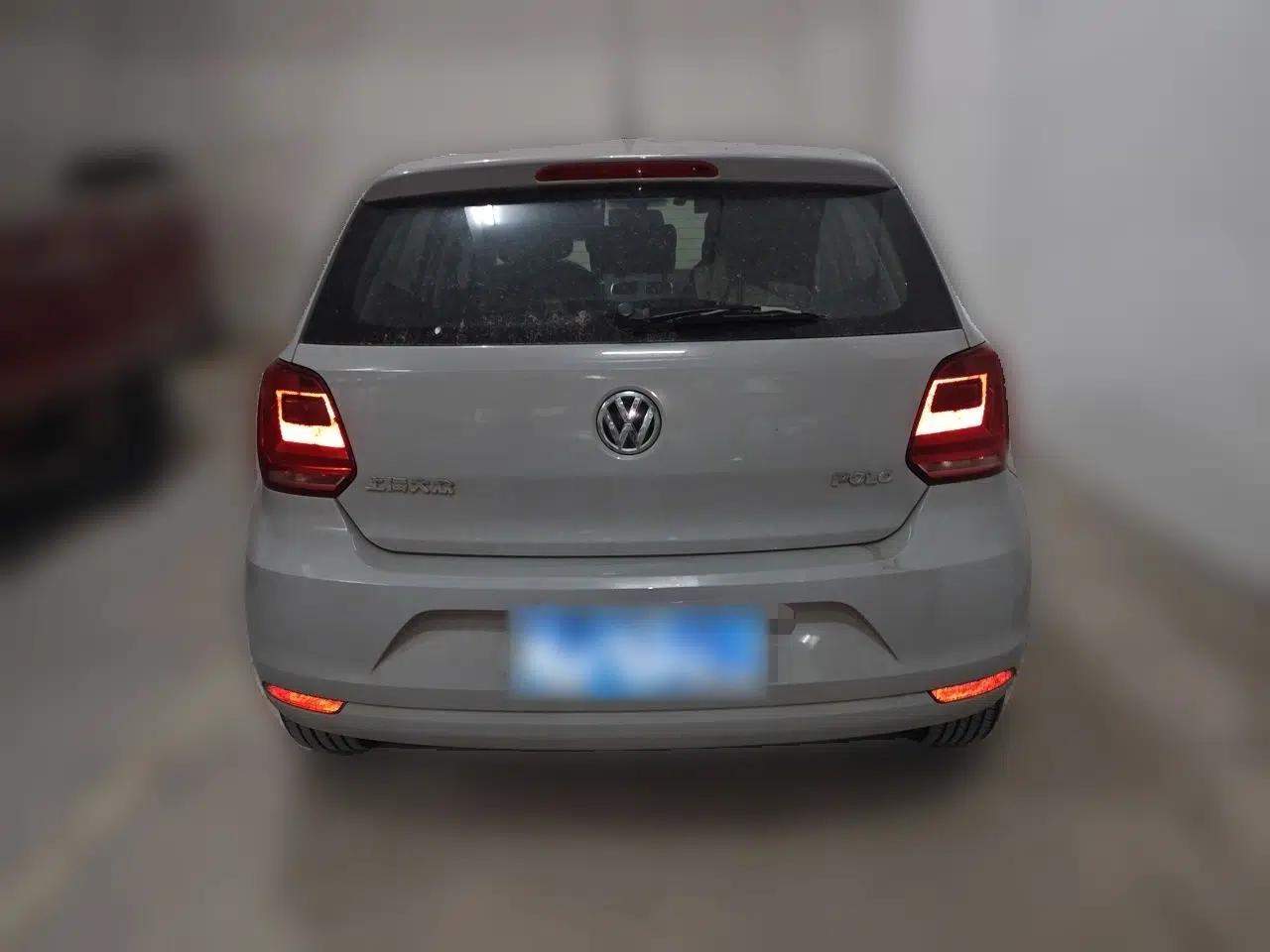 Volkswagen Polo 2014 1.4L Automatic Comfort Edition — миниатюра 5