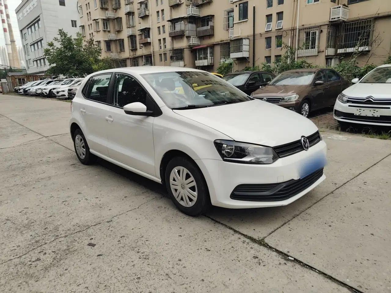 Volkswagen Polo 2016 1.4L Manual Fashion Model — миниатюра 3
